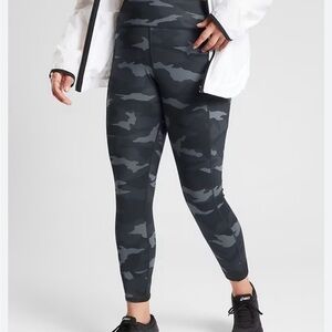 Athleta Black Camo Contended 7/8 Leggings
